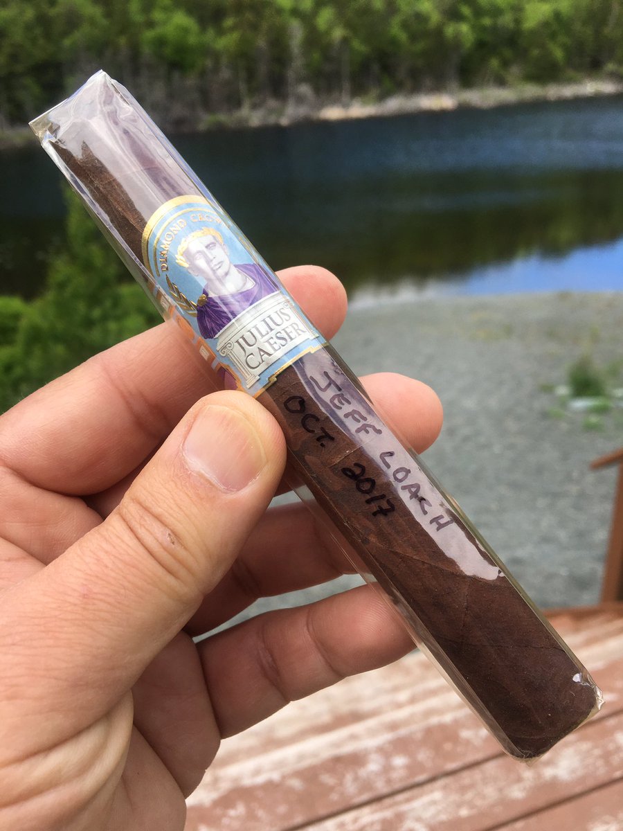 cigardetective's tweet photo. Yesterday at the pond #trouting & enjoying this gift from @JeffBOTL from Oct. 2017 Thank you brother‼️❤️💨🎣👍👊 #noservice @RodZdebiak @Mike_W_Simpson @ValBradshaw @sigurdson_chris @notbuncy @Mack280 @CigarChairman @Cholden223Chris @NathanCaliendo @thburne @doc_wil @JohnnyOrteez https://t.co/UlIEst4m98