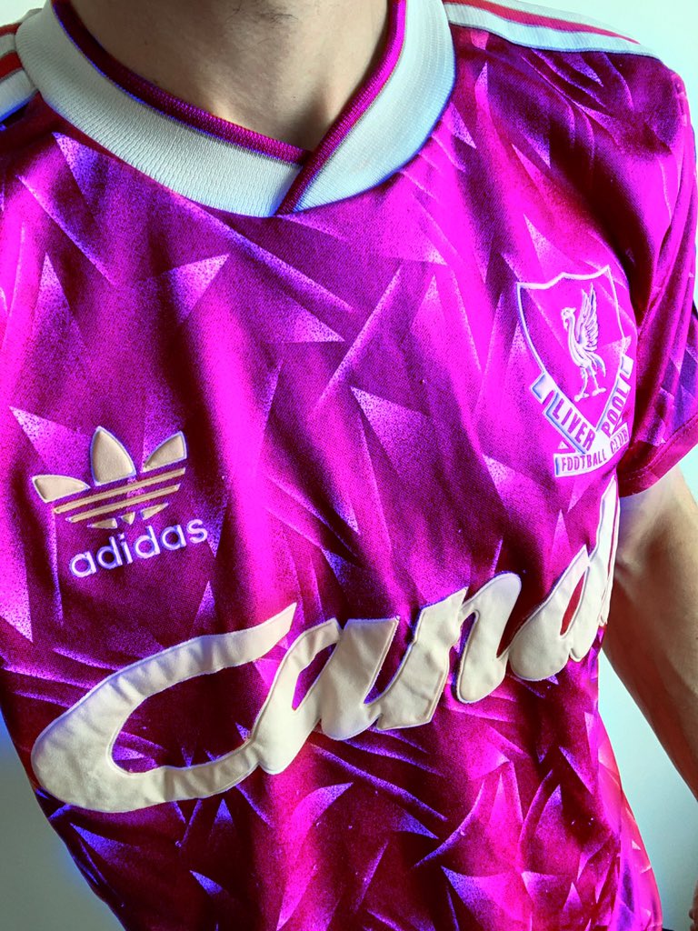 #PrideKitChallenge
🔴🟠🟡🟢🔵🟣

Day 9: Pink 👚

My limited edition pink 89/91 Liverpool shirt. Totally authentic. 1 of 1 Adidas sample, swear down

Donate if you feel able to for a couple of great causes 🏳️‍🌈: justgiving.com/crowdfunding/p…