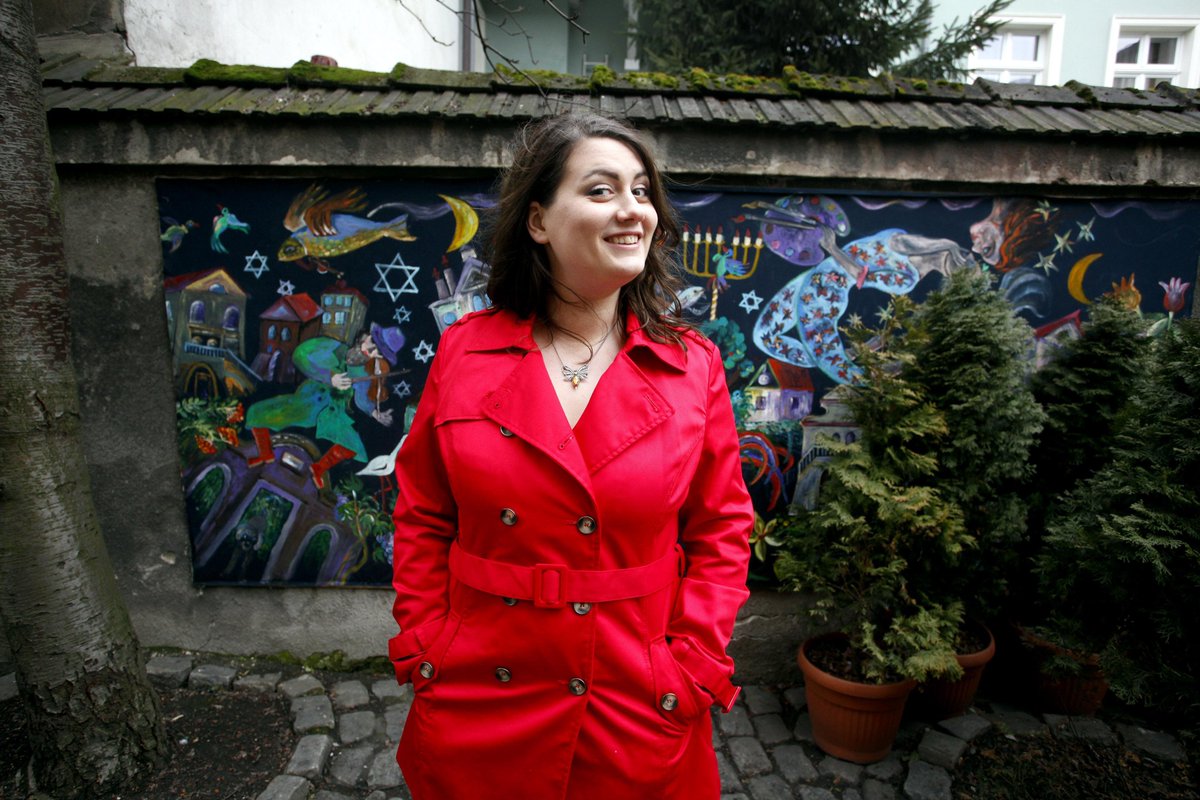 Schindler's List filminde kırmızı paltolu kızı canlandıran Oliwia Dabrowska'nın son hali.