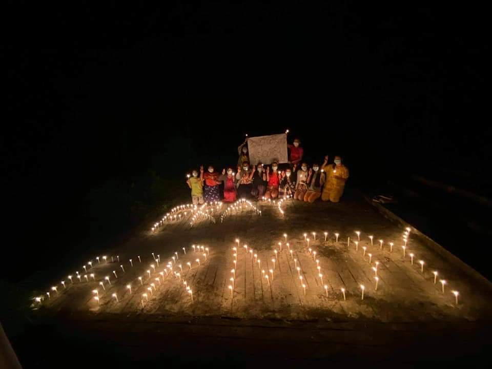 WinSandiTun5's tweet photo. "PRAY FOR MANDALAY"

Prayer Night strike in Paung Tsp, Mon State. 

#UnfetteredAccessForAids
#June22Coup
#WhatsHappeningInMyanmar https://t.co/4uzmoIwPV5