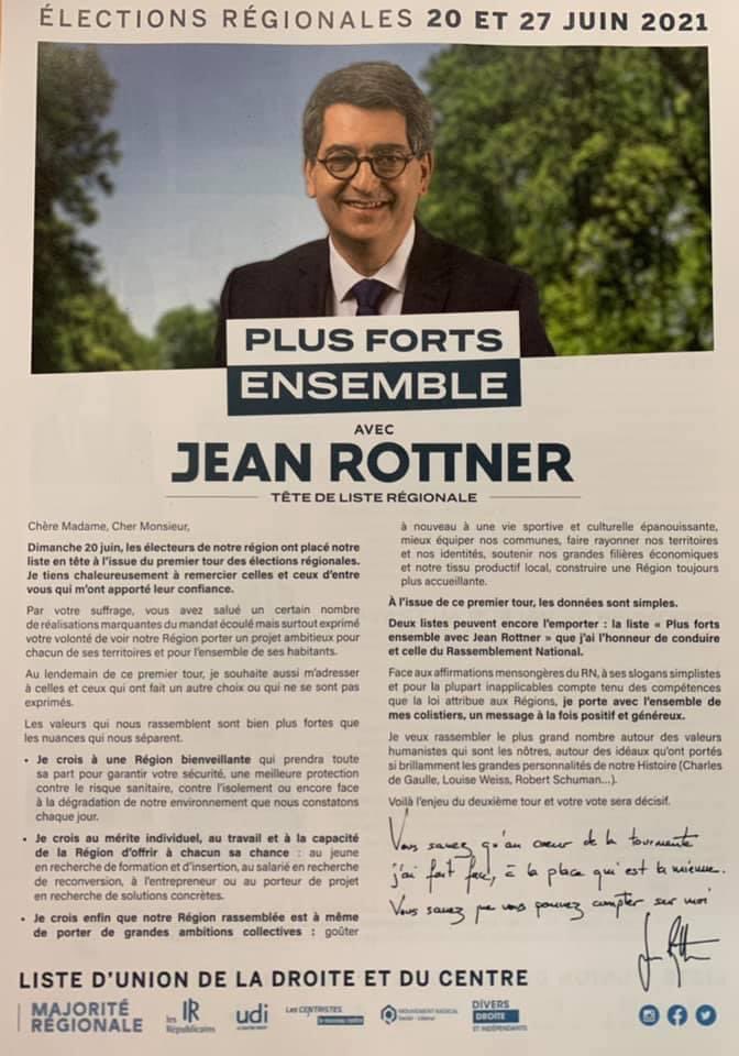 avecRottner_10's tweet photo. Avec @iheliotcouronne et Gaëlle Dupré, en pleine préparation pour les opérations de tractage.
On continue notre campagne de terrain.

@avecRottner2021 
#Regionales2021  #GrandEst #JeanRottner #PlusFortsEnsemble #AvecJeanRottner https://t.co/3WeIzntJDC