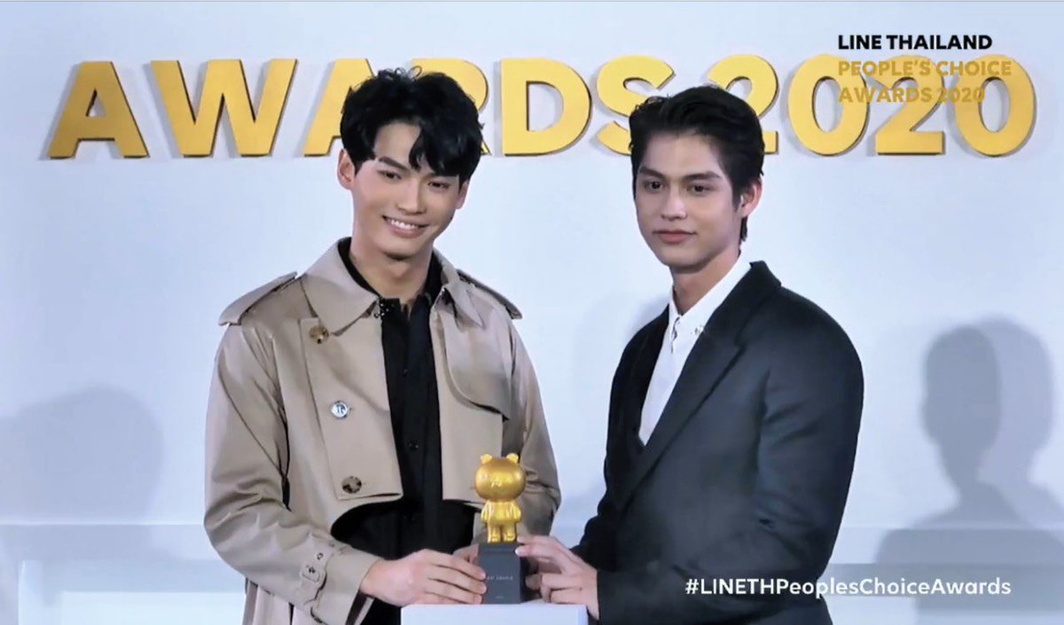 brightwinlouvre's tweet photo. if you want to see this brightwin holding an award together again,
pls vote them 🥺
link: https://t.co/x6pmjUDJnP #LINETVAWARDS2021 https://t.co/tYSlXEhIKM