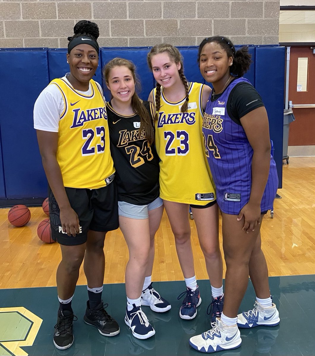 Kobe or Lebron ?? #JerseyDay