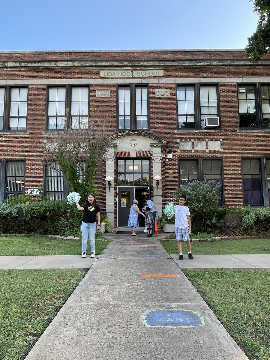 ItzelDavisGarz1's tweet photo. Summer Fun - Day 1! Welcome to Lida Hooe ๐ Look at my sweet kiddos volunteering this morning ๐ @lidahooehawks #DallasISD #HostSchool #SummerCool #CampInvention #5thGradeTeacher #LidaHooe #SummerCamp https://t.co/0fCKuc5qTU