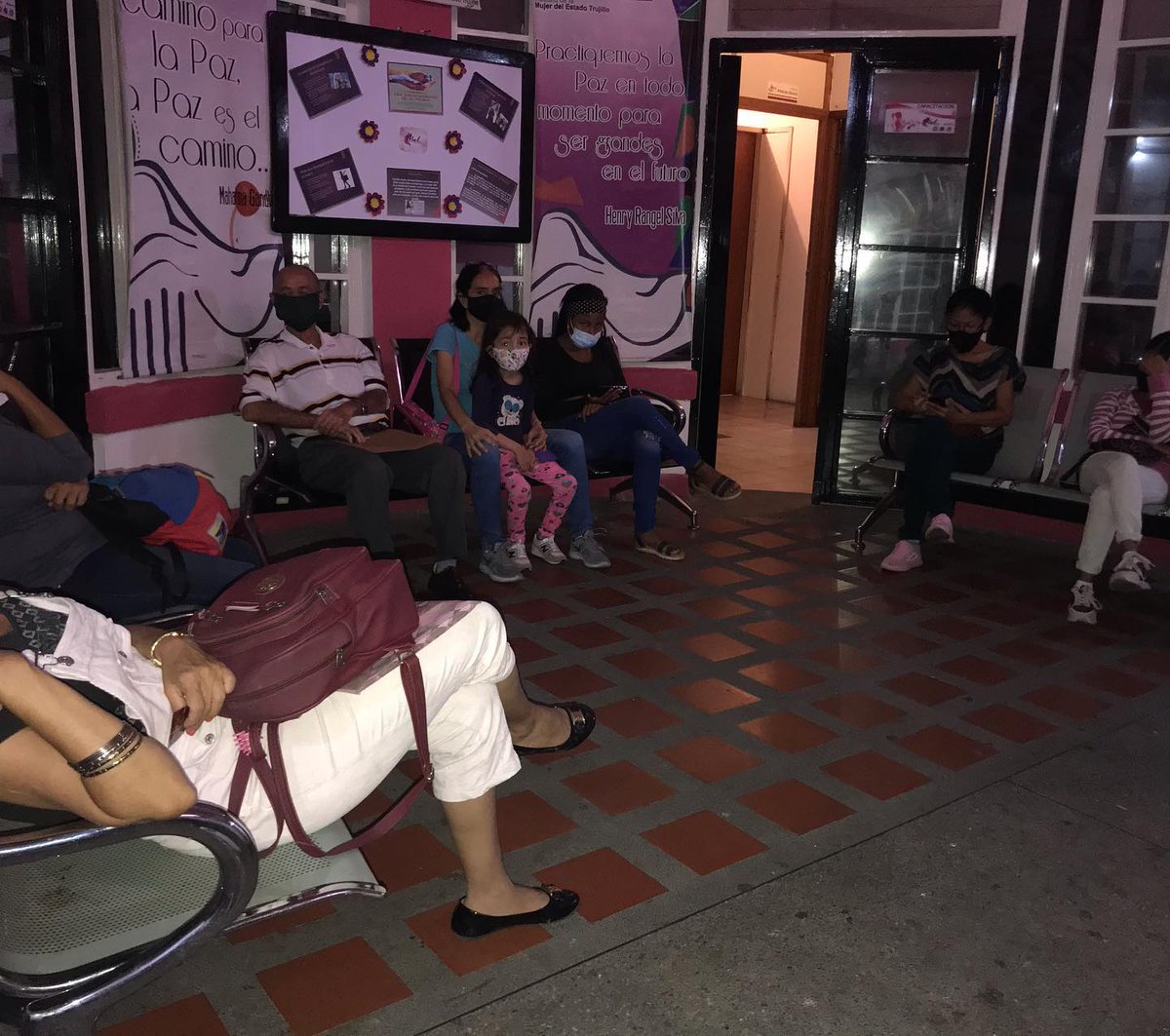 imettru's tweet photo. Con todas las medidas sanitarias para la prevención de la COVID 19, damos una atención integral a las mujeres embarazadas, abuelas, niños, niñas y adolescentes Gracias a la Dra. @jacquepen  y el G/J @RangelSilva4F 
@rangelsilva4f @jacquepenaloza @AleidaPerezz https://t.co/atZj1iRJzw