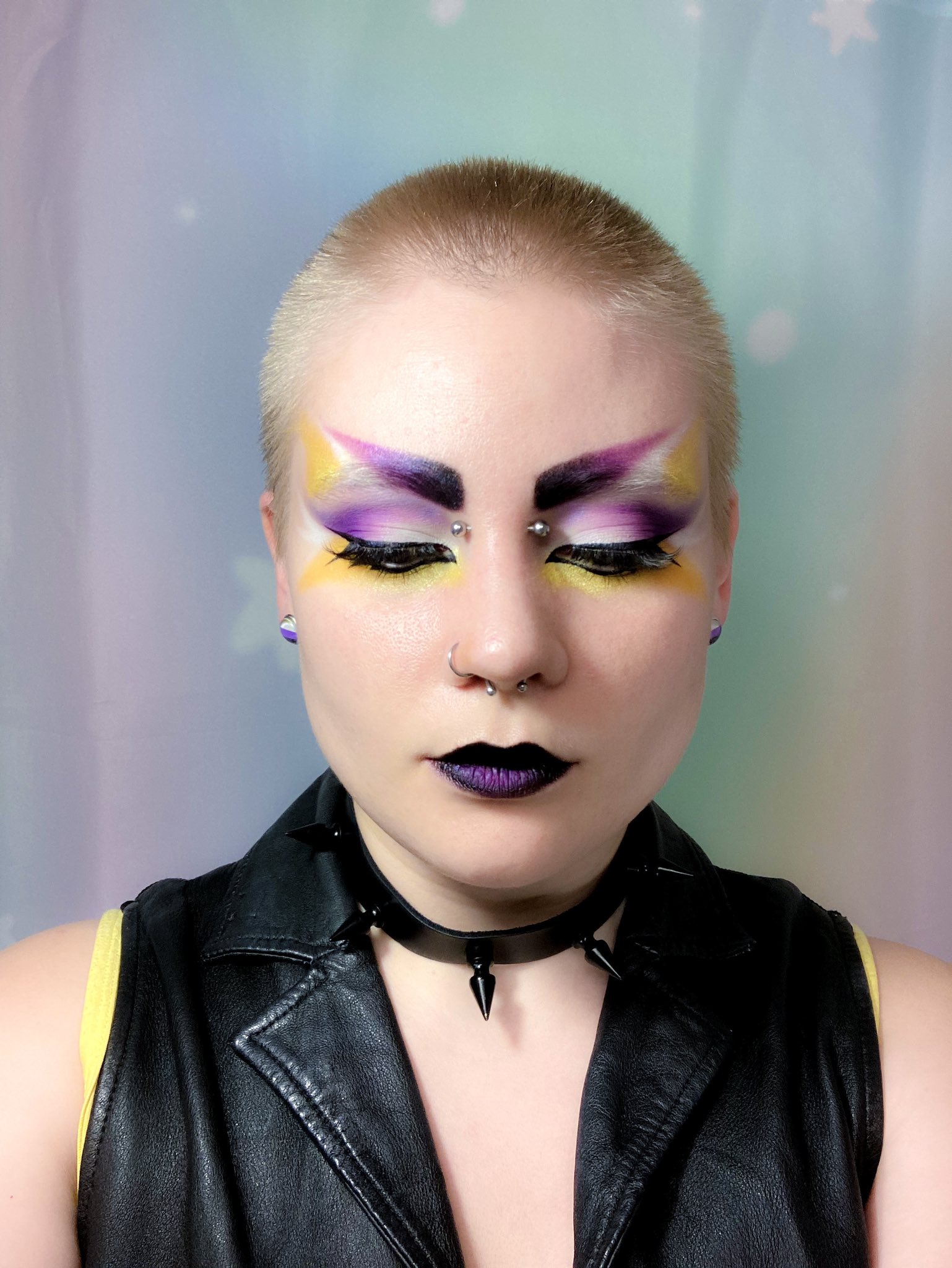 i love doing fun makeup looks with my shaved hair 🖤 : r/NonBinary