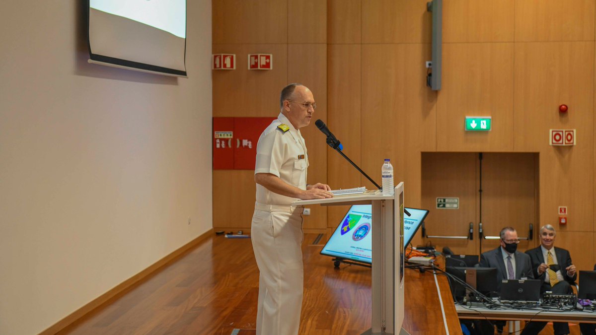 STRIKFORNATO's tweet image. #STRIKFORNATO hosts #AtSeaDemo #FormidableShield 2021 Distinguished Visitors’ (DV) Day 

VAdm Gene Black, Commander, STRIKFORNATO and U.S. Sixth Fleet, hosted senior leaders from multiple @NATO countries for a DV event marking the formal end to ASD/FS21.
➡️bit.ly/3gP4W9q