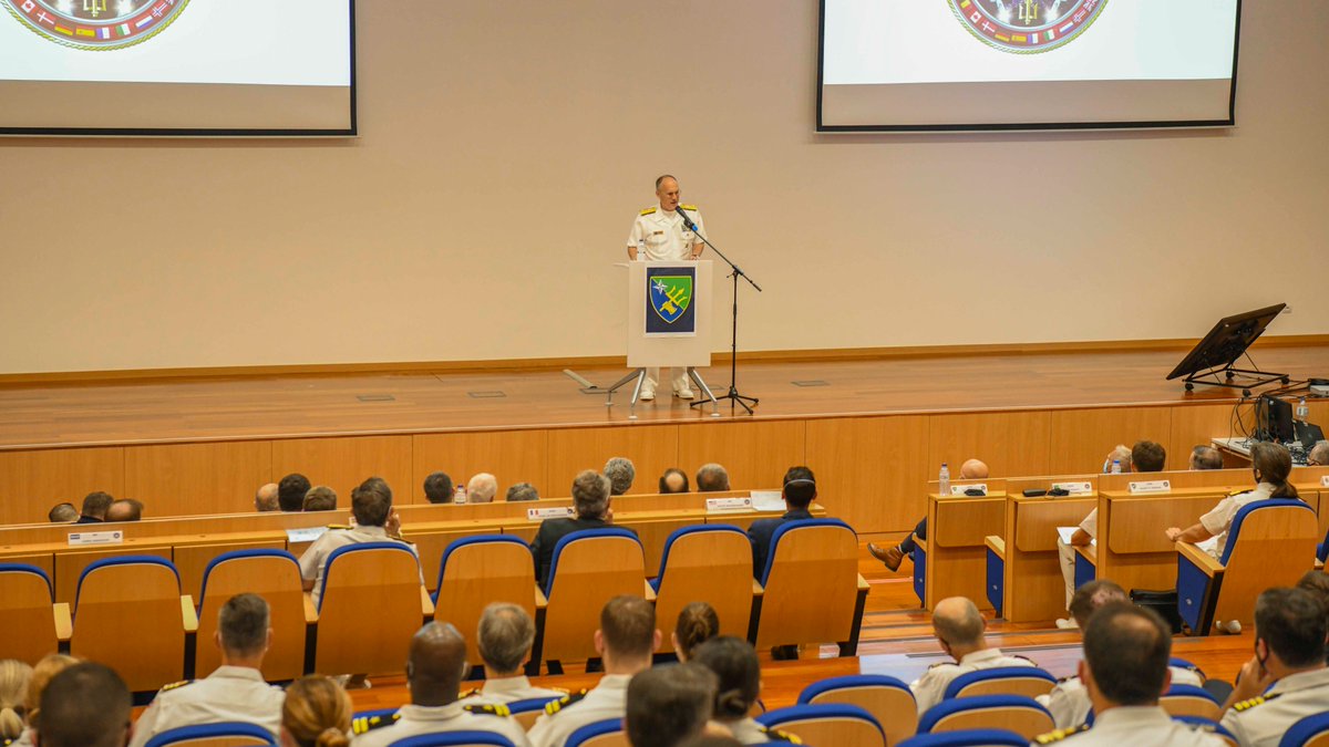 STRIKFORNATO's tweet image. #STRIKFORNATO hosts #AtSeaDemo #FormidableShield 2021 Distinguished Visitors’ (DV) Day 

VAdm Gene Black, Commander, STRIKFORNATO and U.S. Sixth Fleet, hosted senior leaders from multiple @NATO countries for a DV event marking the formal end to ASD/FS21.
➡️bit.ly/3gP4W9q