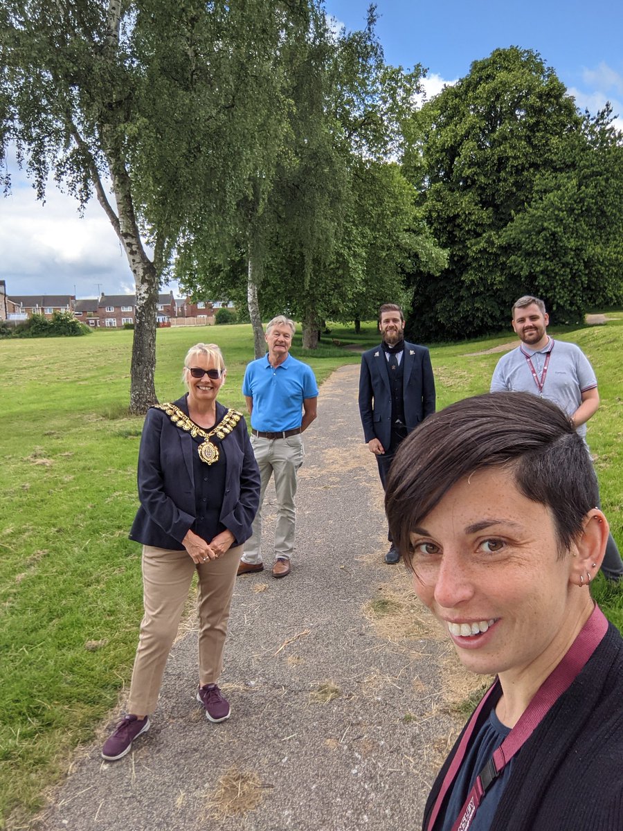 thisdayilove's tweet image. It's not every day you get to meet the mayor of Barnsley to discuss active travel, mental health and all thing running. We might have played @BTS_Barnsley too! #runningmayor #runningmayors #activeinbarnsley #activebarnsley #whatsyourmove #runsome #runbarnsley