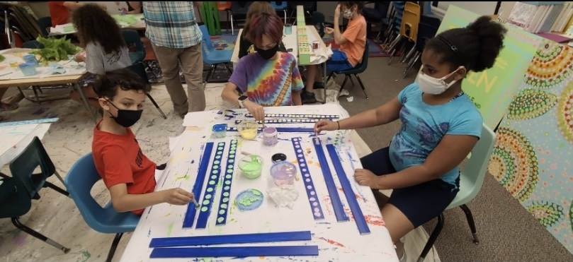 CHUHSchools's tweet photo. Fairfax Elementary School officially unveils the long awaited student garden. >> https://t.co/eJdcH8QY4o https://t.co/6UjR35TGEN