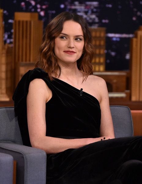 daisy ridley at the tonight show for the last jedi