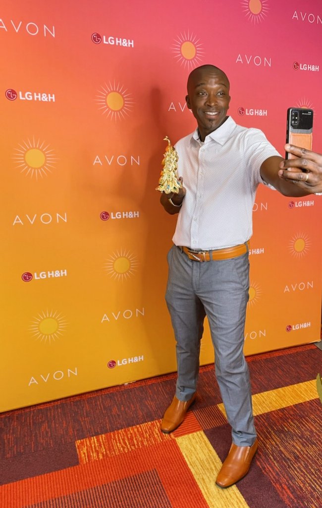 AvonManTimothyB's tweet image. Keep smiling, keep shining, and keep spreading positive vibes wherever you go!!
Listen, the best is yet to come!
You haven&apos;t seen anything yet! 

#keepshining #keepsmiling #keepspreadingpositivevibes #positivevibes #timothybrown #theman #thelegend #themyth