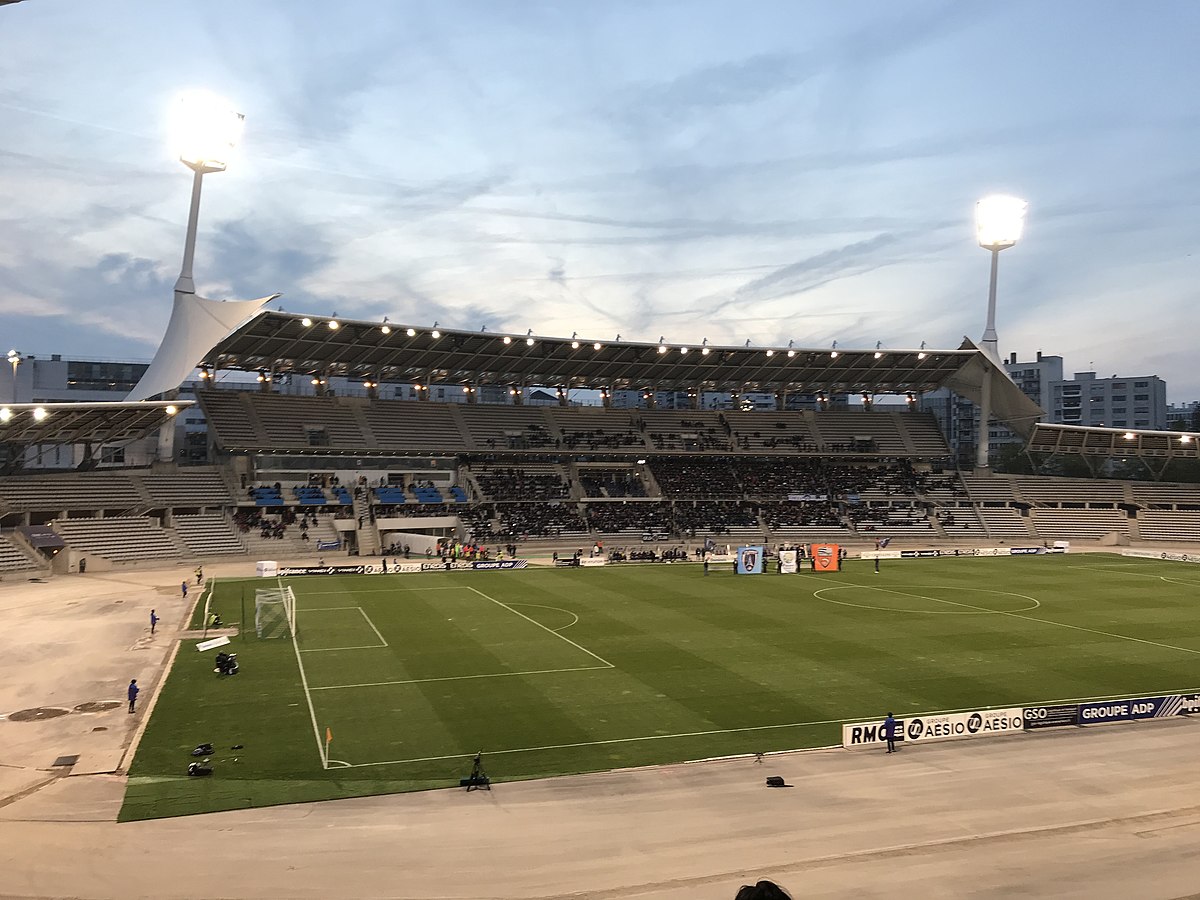 fifa_freaks's tweet photo. Primera temporada con el París FC, el verdadero equipo de la capital. 

Estamos en 2018 y todavía no nos ha comprado el Reino de Bahréin pero aun así nuestro equipo es una ensalada de marroquís nacionalizados, subsaharianos, un señor de Madagascar y algún blanco cojo. Vamos allá. https://t.co/xbeIc6cvPY