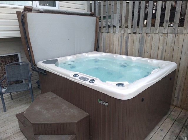 solarahottubs's tweet photo. We were very happy to deliver the Heisler family's Beachcomber 540 Hybrid Hot Tub!
Love to see the smiles a brand new hot tub brings. Life is better in a Beachcomber.
https://t.co/MwB3paB7uX
#beachcomberyeg #beachcomberhottubs #beautifulbackyards #hottub https://t.co/sF7wzXu55Y
