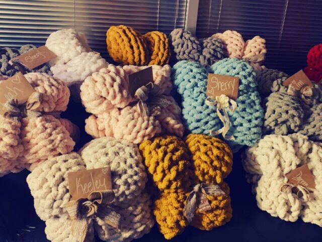 knit_chunky's tweet image. Everyone deserves to have the warmth of a mother's love.  With our blankets, we aim to keep that warmth as all our blankets our made by hand and infused with love!

#SweetTeaBlankets #ChunkyKnitBlankets