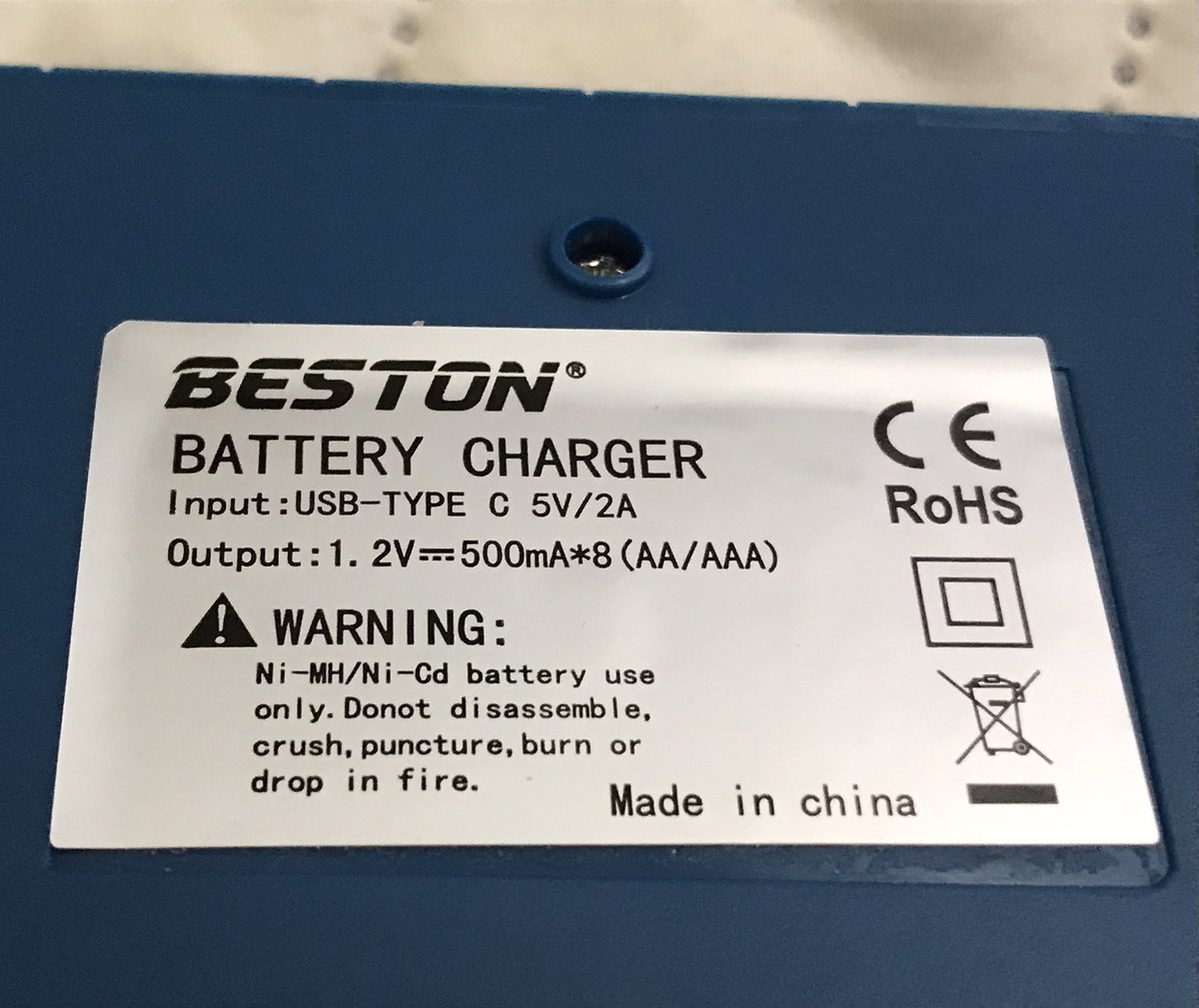 watsonwu's tweet photo. This is like the smallest charger to charge 8 AA or 8 AAA batteries. Uses USB-C port 👍🏻👍🏻
.
#battery #batteries #rechargeablebattery #aabattery #aaabattery #beston #bestoncharger #watsonbattery #bestonbatterycharger #usbc #charger #traveler https://t.co/KD0WhoNMvR