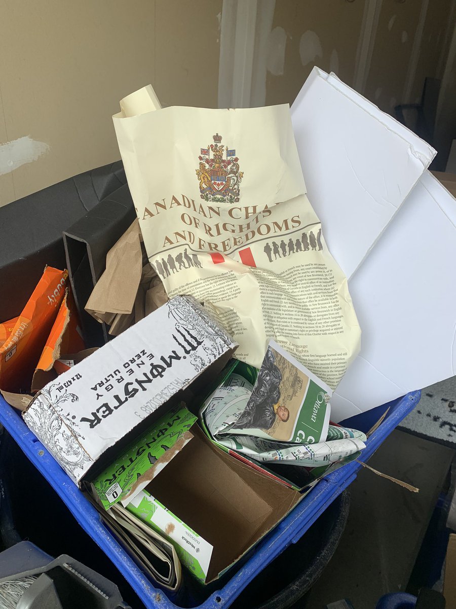 TWilsonOttawa's tweet image. From my office wall to the recycle bin … #CurrentState 🇨🇦🗑