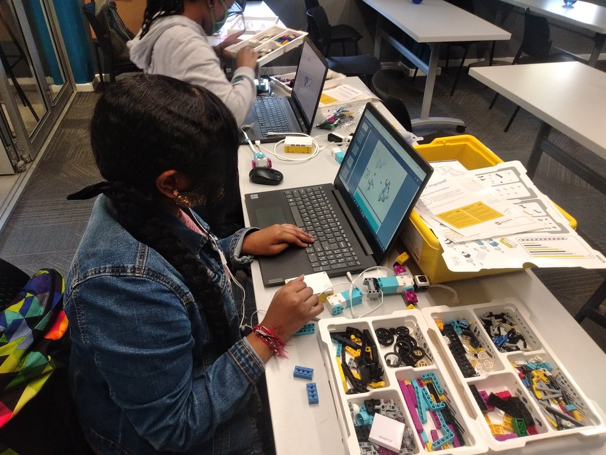 VarsityGenie tweet media