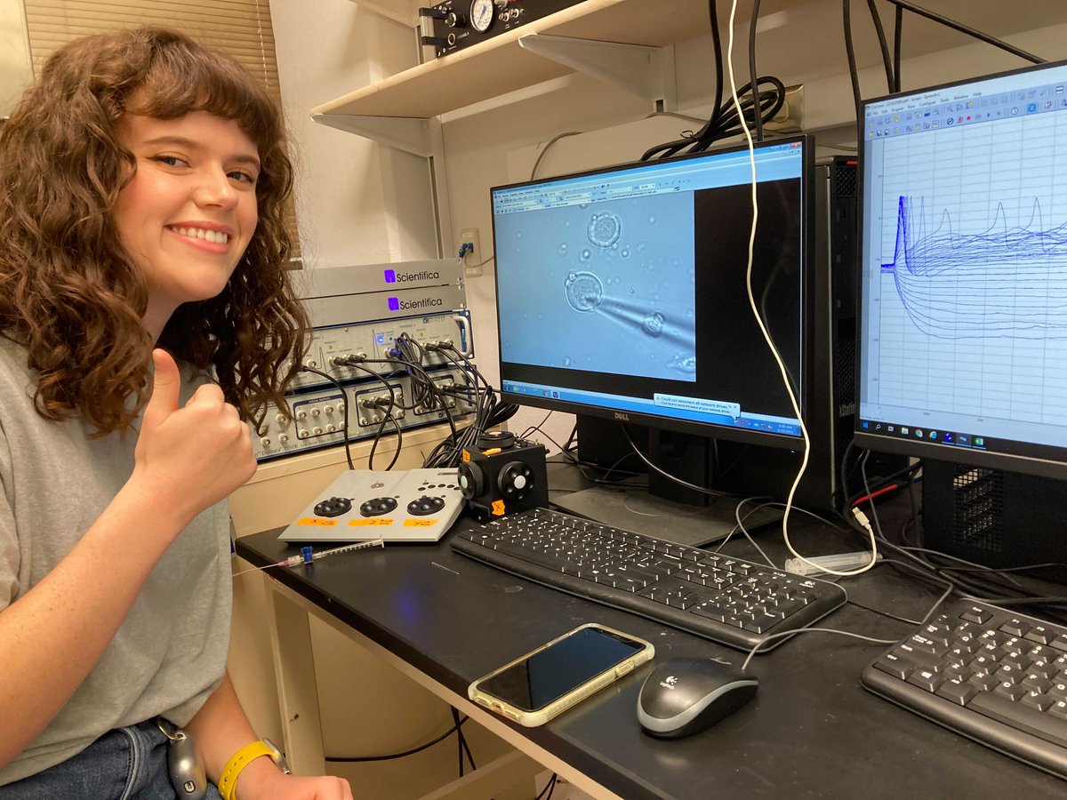 Our rotating summer student Nicole patched her first cell!! #ephys #sealthedeal