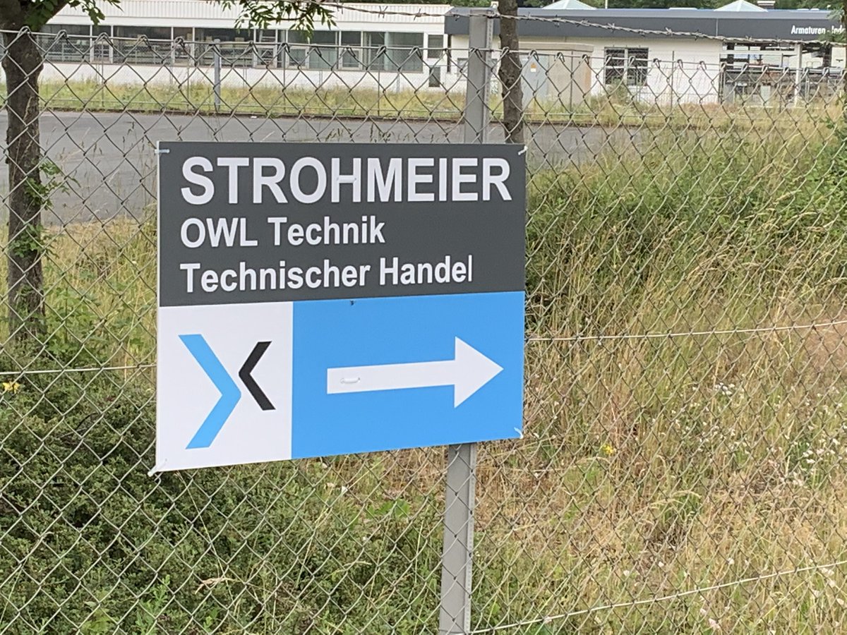 Strohmeier_Tech's tweet photo. ➡️ Damit ihr auch den RICHTIGEN Weg zu uns findet.👍

Heute neu ausgeschildert im Firmen-Design.😀 Ab sofort auch für Privatpersonen wieder geöffnet.

Wo?
➡️ STROHMEIER GmbH &amp; Co. KG
➡️ Holunderstraße 27, Rheda Wiedenbrück 
https://t.co/MQpQ4BmRas 

#strohmeier #owltechnik https://t.co/uJiqh8LxNa