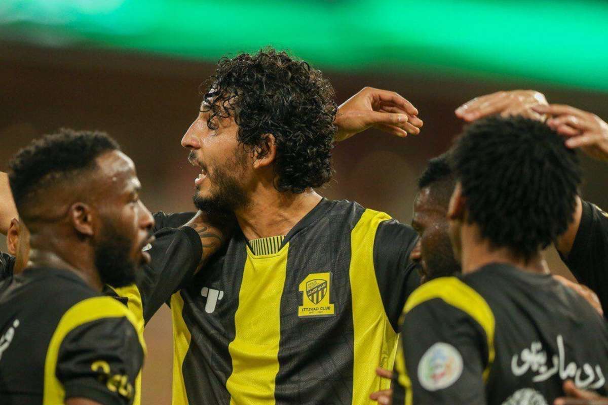 بوابة الوفد اتحاد جدة يبدأ رحلة شراء أحمد حجازي