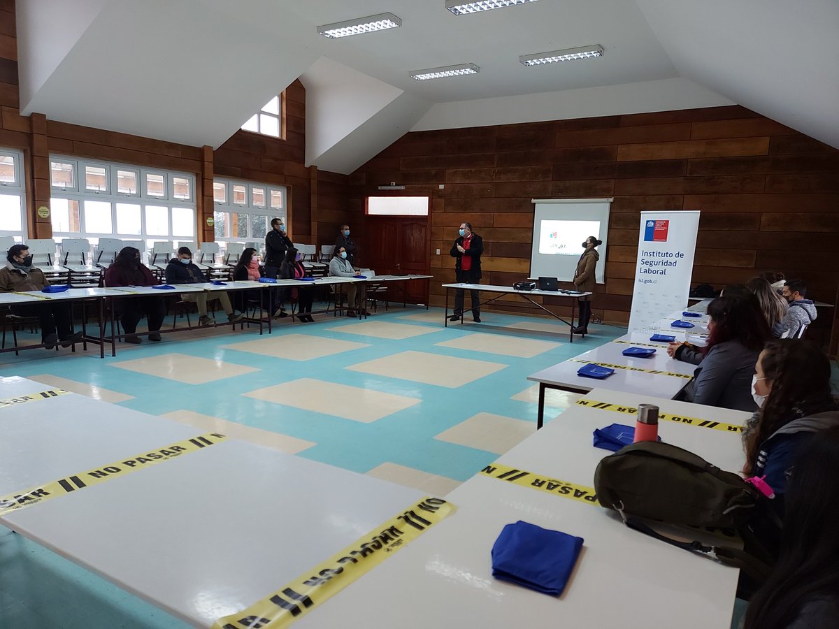 Seremi, <a href="/fdo_gebhard/">Fernando Gebhard Vásquez</a>, participa en capacitación realizada por <a href="/ISLLosLagos/">ISL Los Lagos</a>, a docentes del Colegio Pumanque en #PuertoMontt sobre la Ley 21.342 que dispone medidas de protección para el retorno gradual y seguro al trabajo en el marco emergencia por #Covid_19