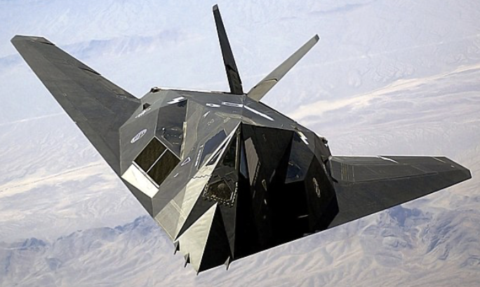 CosmicInglewood's tweet photo. Iconic 2D flat-plane *faceted* F117 #Nighhawk @LockheedMartin
Tesla #Cybertruck
~ Angular lozenge
~ Flat panel #origami or #Minecraft
Mass Empty 29,500 lb (13,381 kg)
Takeoff max 52,500 lb (23,814 kg)
Max speed: 594 kn (684 mph, 1,100 km/h
Range: 930 nmi (1,070 mi, 1,720 km https://t.co/mS77pdU0zV