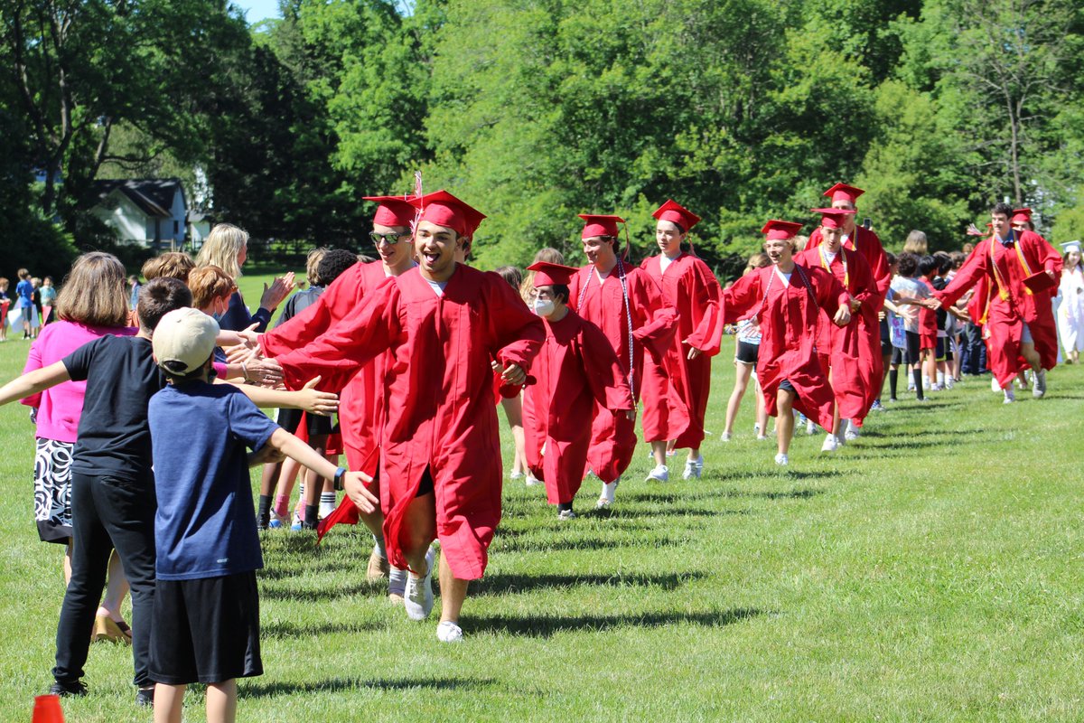 BCSDNOTES's tweet photo. Last week, our seniors had a chance to put on their caps and gowns and walk outside their former elementary schools (to cheering crowds!) one last time. #BCSDpride 🦊❤🥳 https://t.co/FLIFwB5sJH