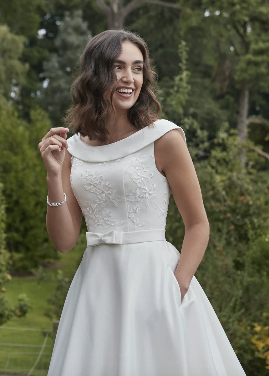PB141 | This is a classic choice for your special day, we love the bateau neckline, lace bodice and of course the pockets! bit.ly/3pYlf5A

#purebridal #affordableluxury #romanticacollections