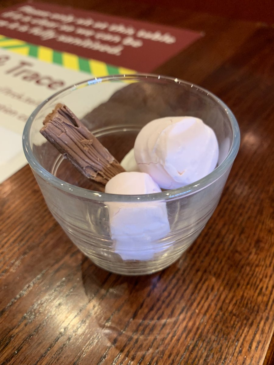 AmyKeeping's tweet image. Wow @CostaCoffee, just popped in for a hot chocolate for my son and was charged £2.75 for a small hot chocolate and an extra £1.50 this….3 marshmallows and half a flake? Disgusting 😡