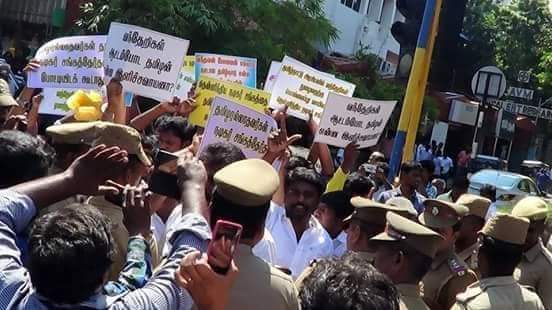 thamilarnaduvam's tweet photo. திரைத் தந்திரம் தகர்ப்போம்...!?
*******************************************************************

ஒரு இனத்தின் வலியைப் பேசுகிறேன் என்று சொன்னால்..

Full link https://t.co/Xrlo2c2hKg

#தமிழர்நடுவம்
#செல்வாபாண்டியர்
#ஜெகமேதந்திரம் #JT #கார்த்திக்சுப்புராஜ்
#திரை_தந்திரம் https://t.co/2FMP1FsY1T