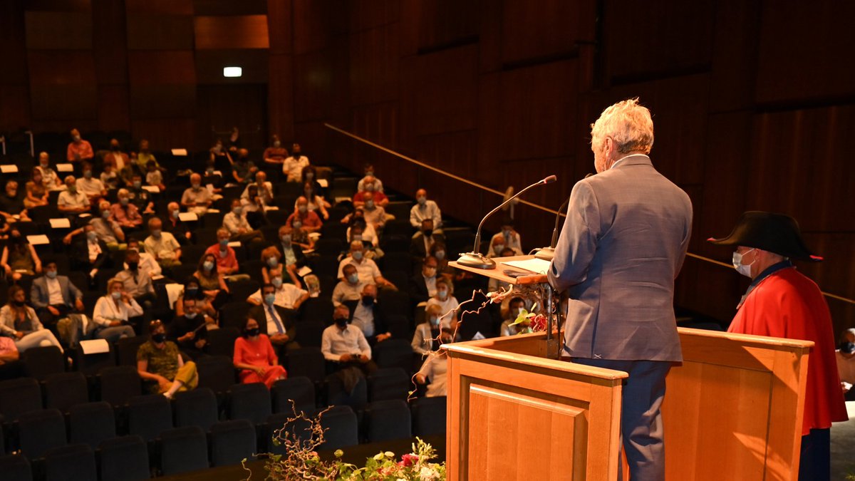Les Autorités nyonnaises ont prêté serment ❗️

Hier soir, au Théâtre de Marens, les Préfets ont procédé à l’installation et à l’assermentation des membres de la Municipalité et du Conseil communal de Nyon.

nyon.ch:https://t.co/FiwPeatsZa
