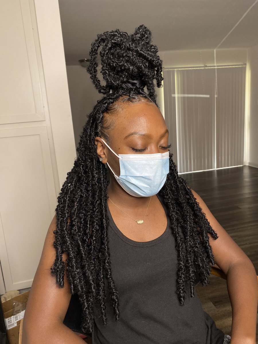 kaayd0ll_'s tweet photo. Very light weight and cute for the summer time 🥰 July bookings open June 28th @ 3:30PM. #lamar21 #lamar22 #lamar23 #lamar24 #lamar25 #beaumontbraidwrs #beaumontstylist #beaumontknotlessbraids #beaumontbutterflylocs #setxbraider #setxbraids https://t.co/aeUGM0MOU6