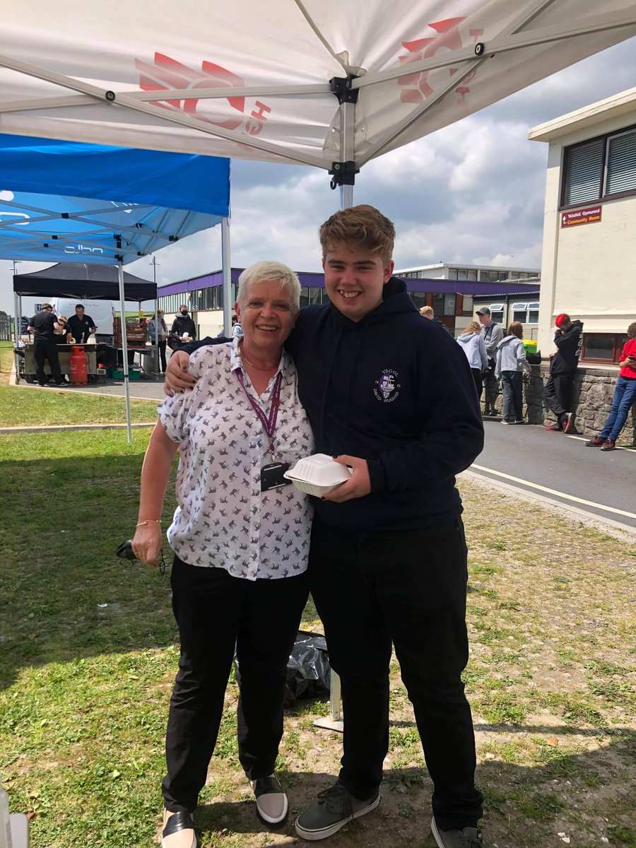 Ysgol David Hughes tweet media