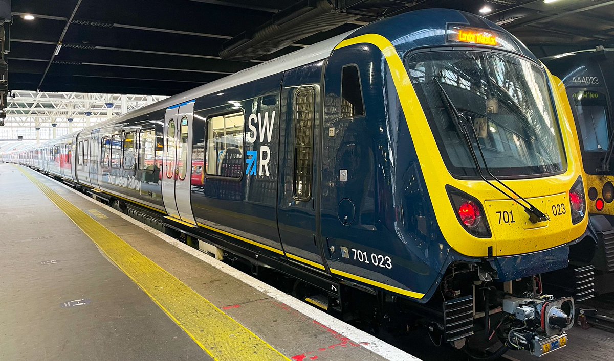RB_Railway_'s tweet image. When can I have a look? This evening at Waterloo #class701 #new #trains