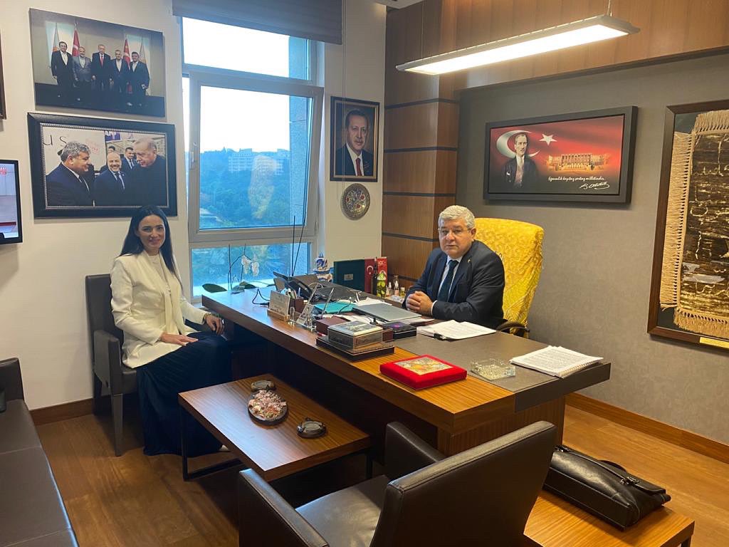 Şehrimize ve partimize uzun yıllar hizmet edeceğine inandığım MKYK Üyemiz, Genel Merkez AR-GE ve Eğitim Başkan Yardımcımız Sn Seda SARIBAŞ hanımefendi misafirimizdi. Nazik ziyaretleri için kendilerine teşekkür ediyorum.