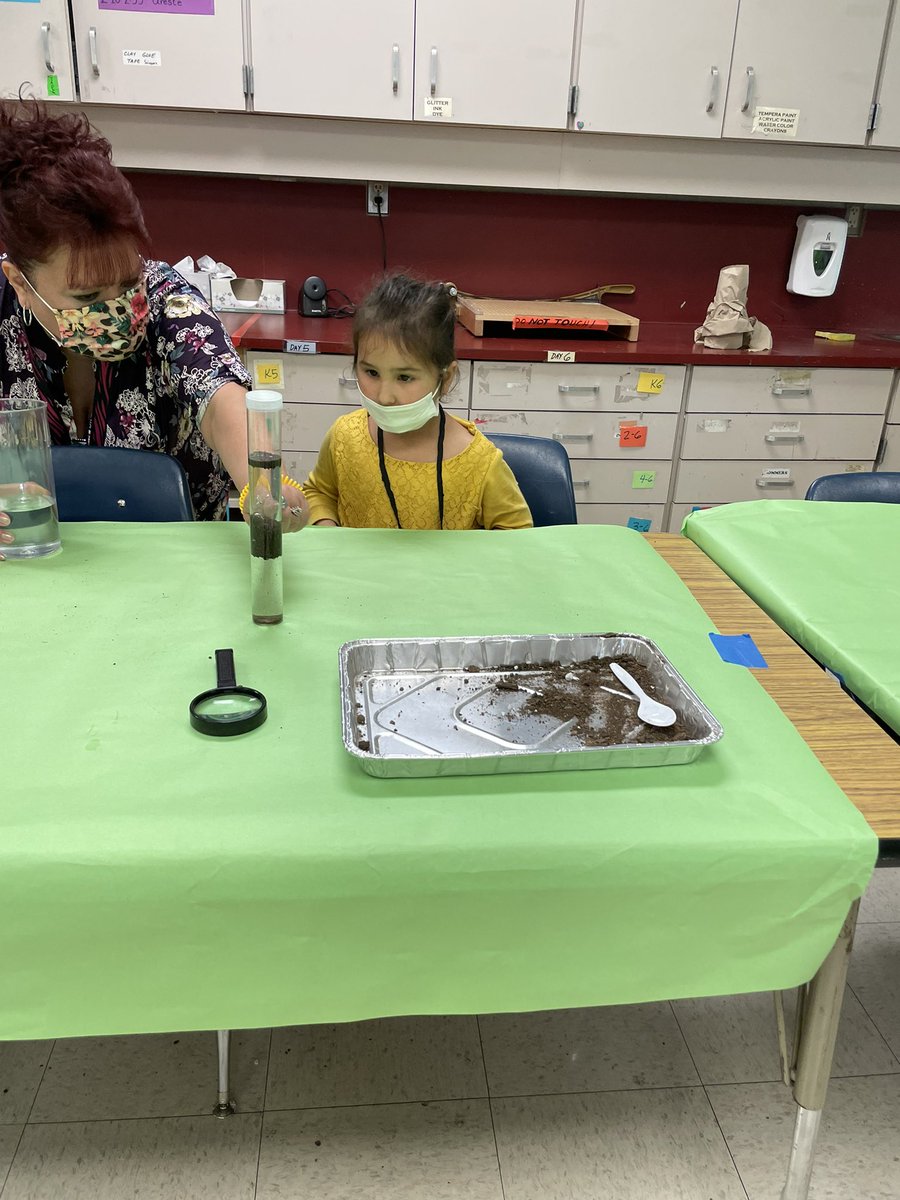 MsVillarrealBE's tweet photo. Last week working with soil 🪱 #NisdBILESL #SummerStateMandated2021 @VictorRaga1 https://t.co/4ATZbDyXqy