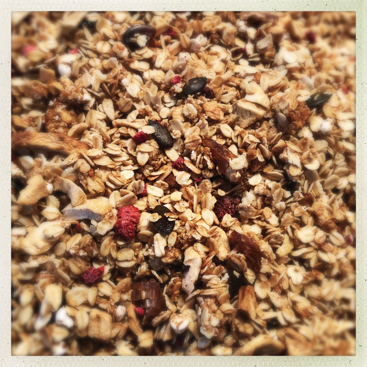 cocoa_nib's tweet image. It’s home-made granola time 😋