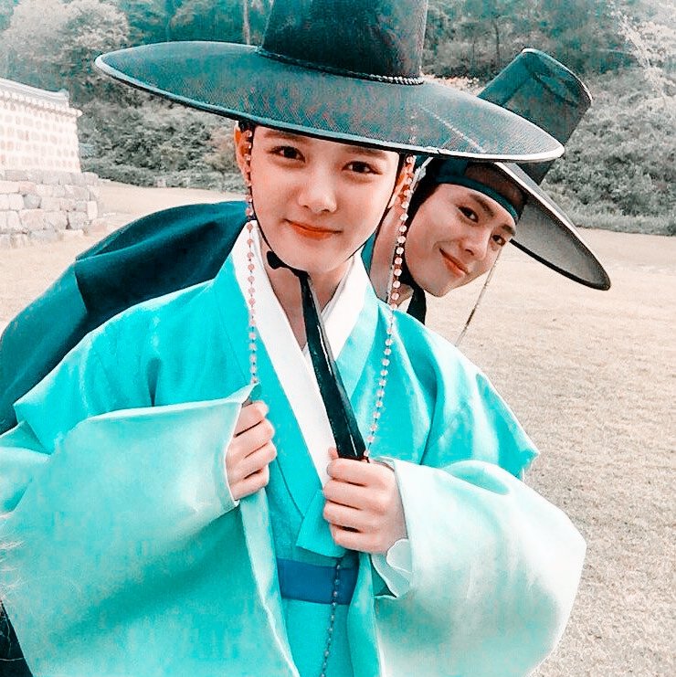 boyoolover101's tweet photo. BOYOOtiful world❤️✨
#BoyooForever #BoyooCouple #Boyoo #KimYooJung #ParkBoGum #MoonlightDrawnbyClouds
#LoveintheMoonlight
@BOGUMMY https://t.co/ruAI60V294