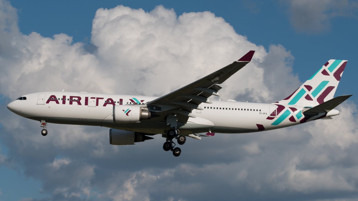alessandrazedd2's tweet photo. #vertenzaAirItaly 
Si accende una speranza per le lavoratrici e i lavoratori Air Italy. Confidiamo nello stop dei licenziamenti e nella proroga della cassa integrazione. https://t.co/ervdY2y6Wr