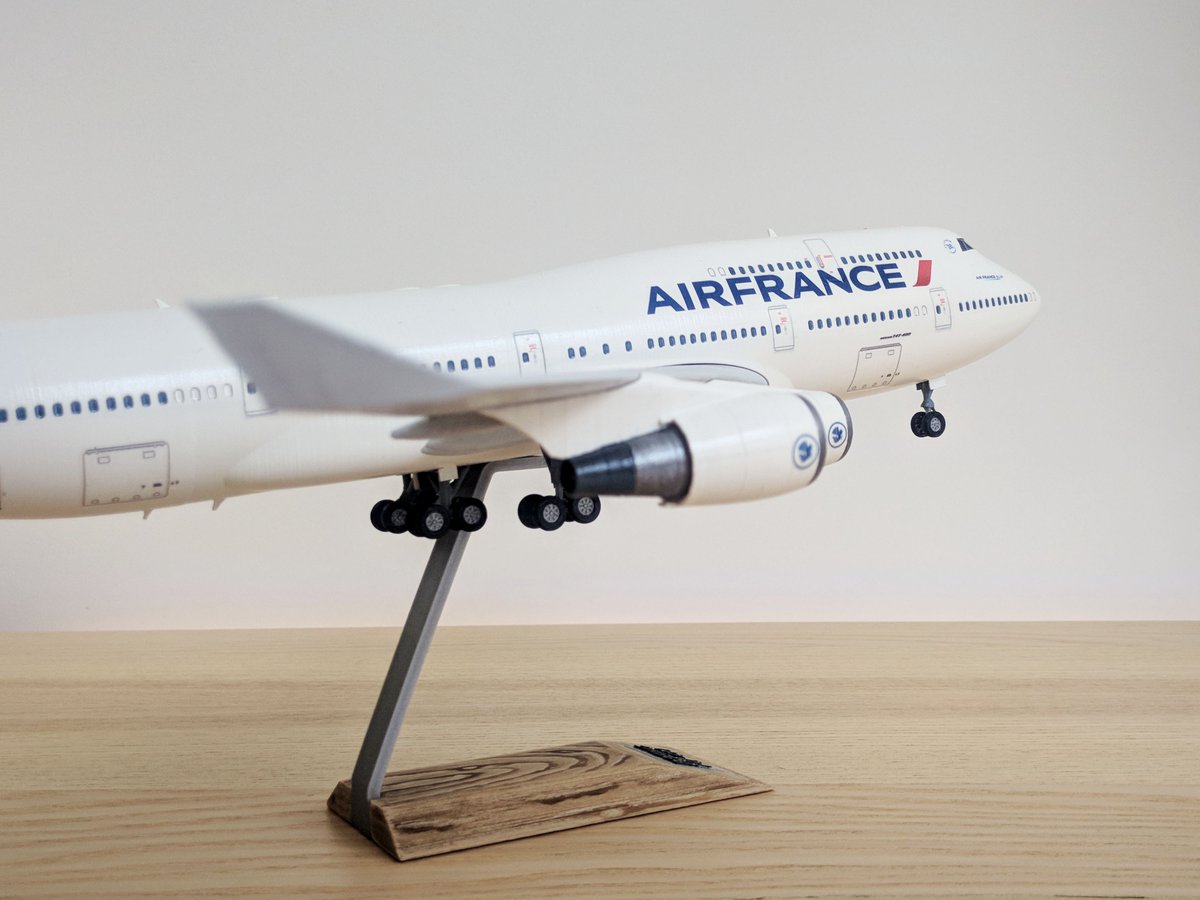 CLERX3D's tweet photo. You can now download the Boeing 747-400 1:144 scale model on @cults3d! 🛫✨

Download link: https://t.co/JrrO9CjQcs

Fuselage length: 47,7cm, wingspan: 44,5cm.

#3dprinting #3dprinted #aviation #avgeek #cults3d https://t.co/sfuydE92WK