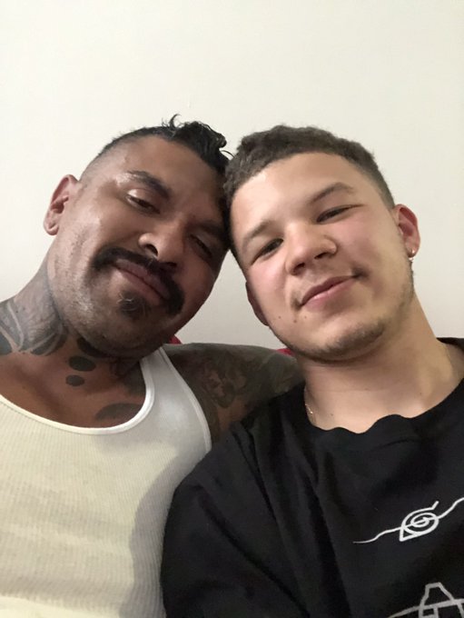 had the pleasure of meeting this sexy man 😈 https://t.co/TTZYF9OtsD