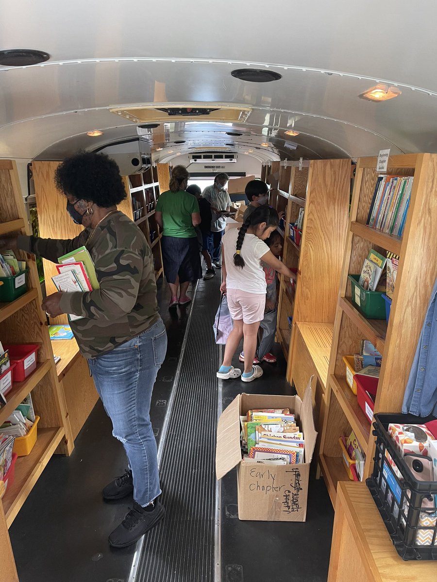 The UCPS Book Bus is @EastES_NC again! Stop by from 12:30-1:30 today! <a href="/AGHoulihan/">Andrew G. Houlihan</a> <a href="/Renee_McKinnon1/">𝓡𝓮𝓷𝓮𝓮 𝓜𝓬𝓚𝓲𝓷𝓷𝓸𝓷, 𝓔𝓭.𝓓.💫</a> <a href="/jonandmichelleg/">MGoode</a> @fbaileymine