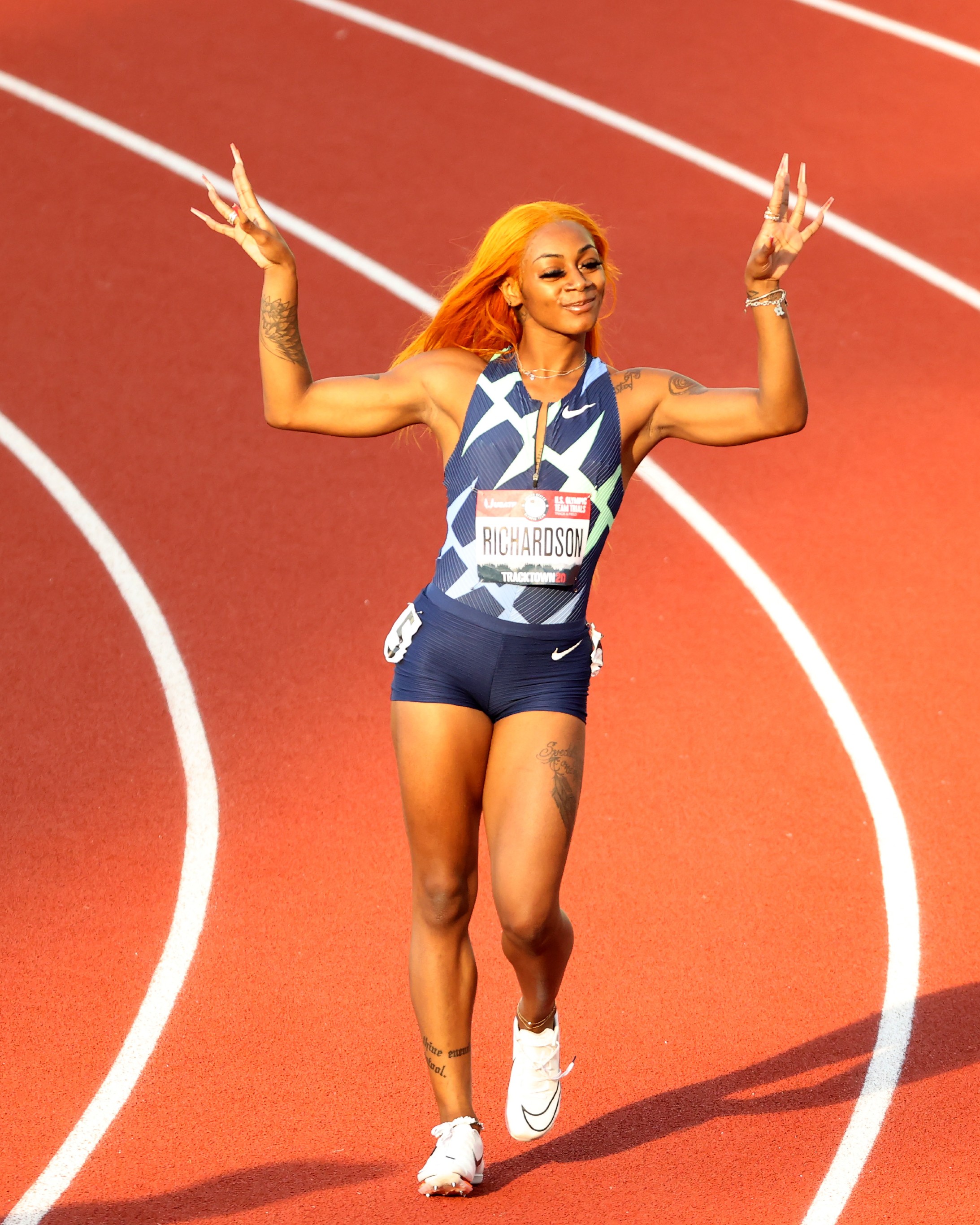 Uzivatel Gq Sports Na Twitteru Her Look Also Brought Comparisons To Another Popular Track Figure Florence Griffith Joyner My Girlfriend Actually Picked My Hair Color She Said It Like Spoke To Her