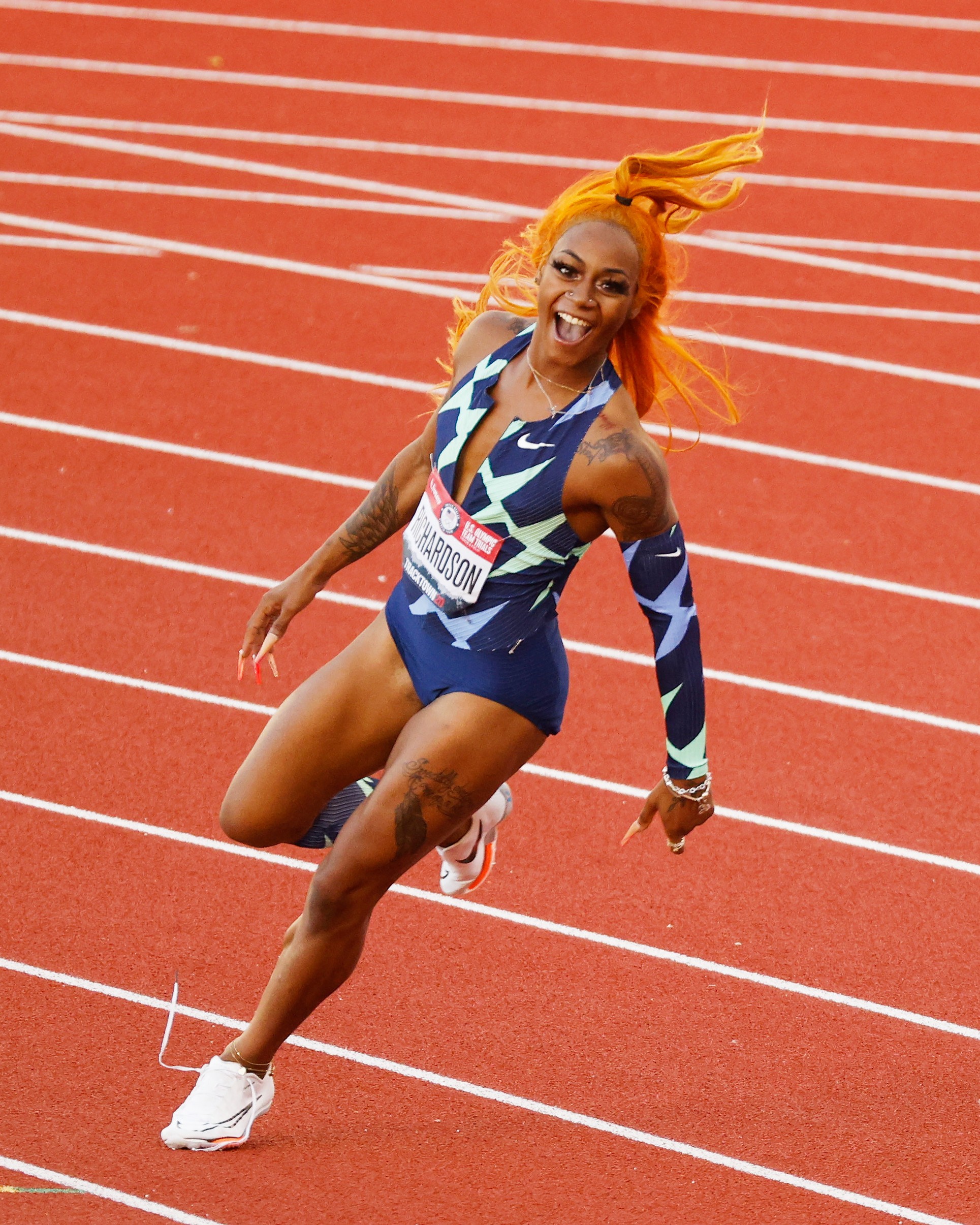 Uzivatel Gq Sports Na Twitteru Her Look Also Brought Comparisons To Another Popular Track Figure Florence Griffith Joyner My Girlfriend Actually Picked My Hair Color She Said It Like Spoke To Her