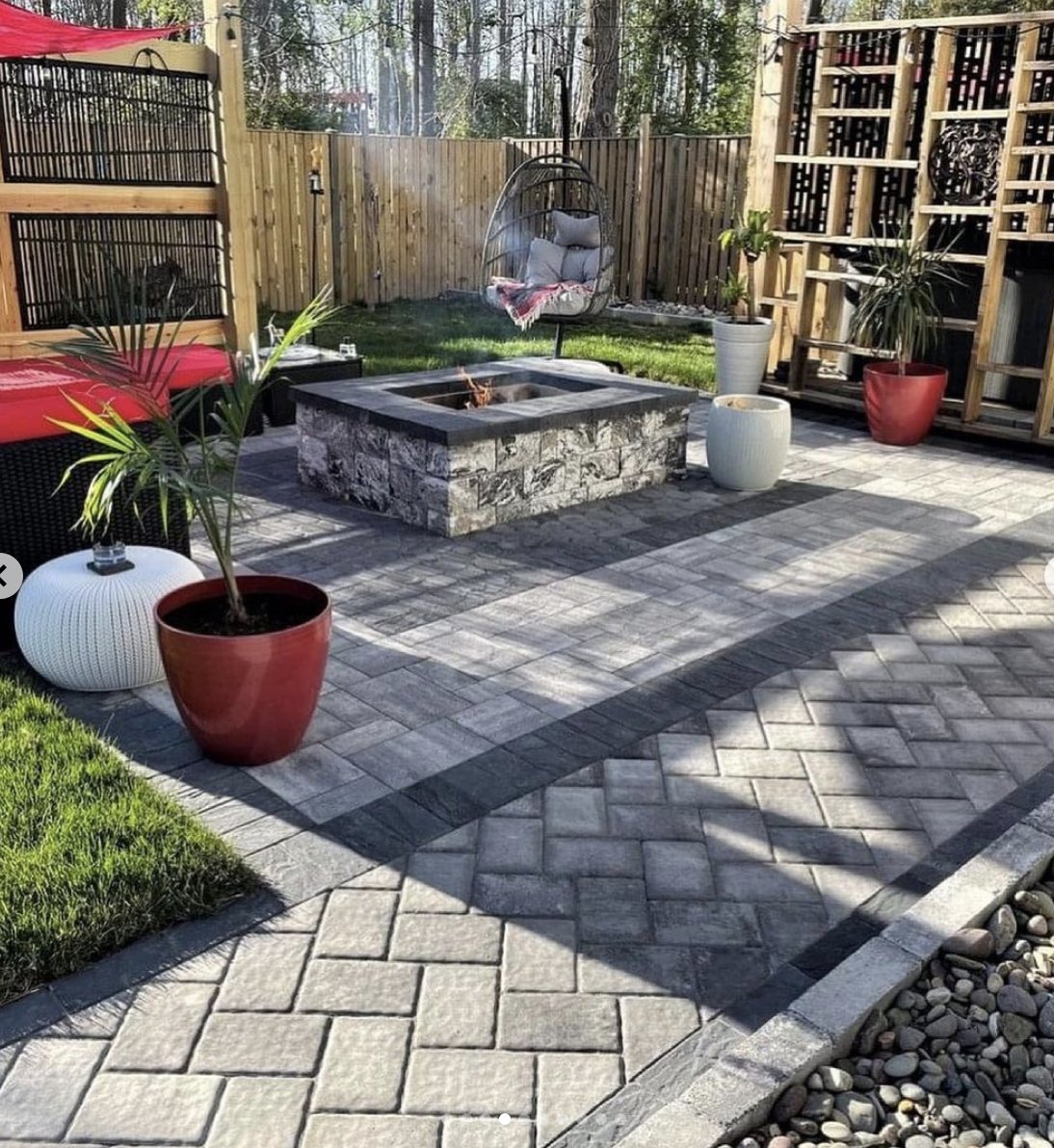 CambridgePavers's tweet image. Small backyard HUGE opportunities! Cozy intimate space by Three Little Bird Hardscape. #smallspace #smallbackyard #intimate #beautiful