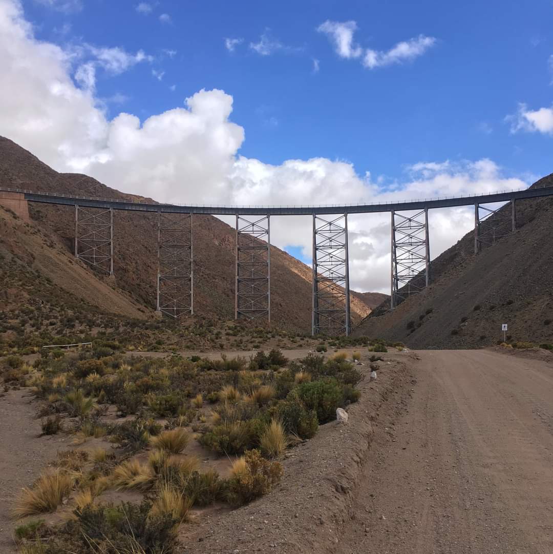 turisargentina's tweet photo. Caminos y rutas de Salta 🙌😃🇦🇷💙

Fotos de Facu Gualchi https://t.co/w5xw6MB4Td