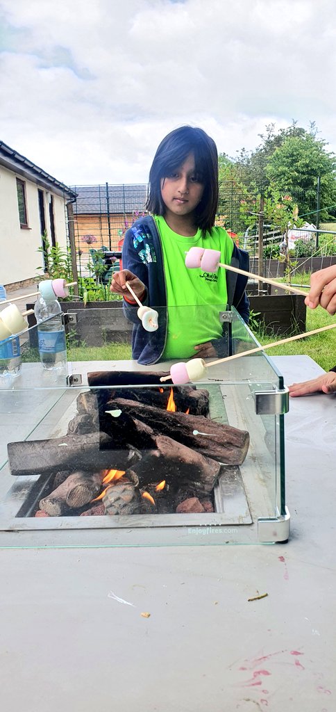 Miss Pandor tweet media