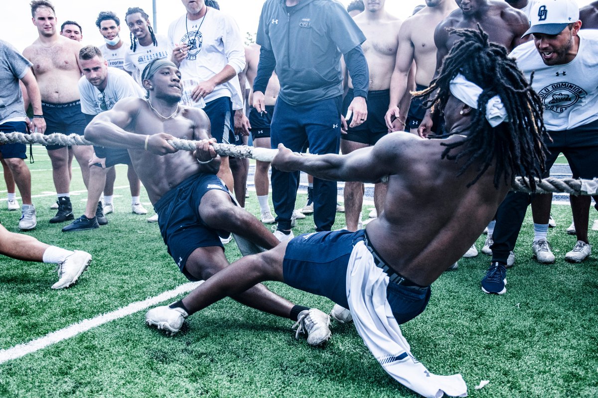 ODUFootball's tweet photo. 𝗖𝗢𝗠𝗣𝗘𝗧𝗘. 𝗖𝗢𝗠𝗣𝗘𝗧𝗘. 𝗖𝗢𝗠𝗣𝗘𝗧𝗘. 😤

#ReignOn 🦁 https://t.co/In6awQheqW
