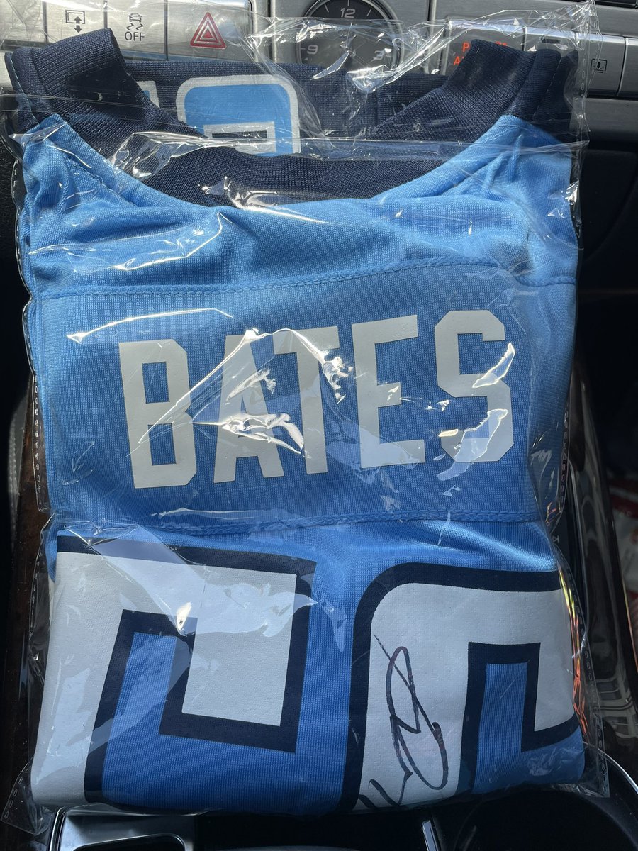 DB_5trey's tweet photo. *****Giveaway***** 

I’m gonna hook someone up with a signed jersey! Just retweet to enter, must be a follower to win. I’ll pick a winner tomorrow before i book it to Montana. Might help ya chances if your a Roommate!!
@Raw__Room #LFG https://t.co/kJAFIQoEf6
